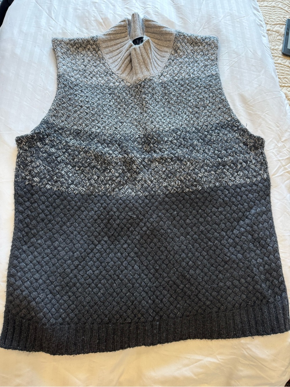 Quinn Ribbed Turtleneck Sweater Vest in Light Gray